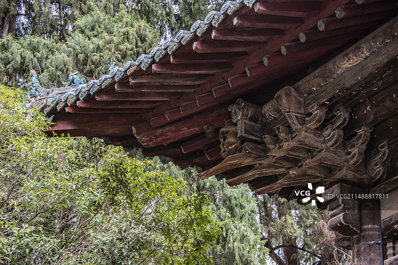 四川绵阳平武报恩寺中的建筑细节图片素材