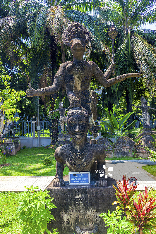 老挝香昆寺佛像公园图片素材