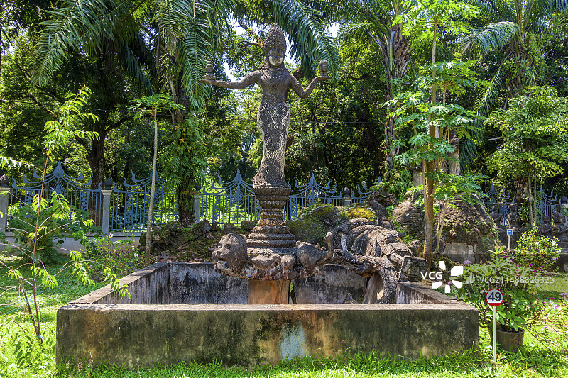 老挝香昆寺佛像公园图片素材