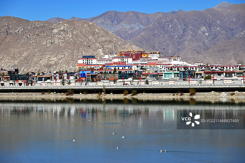 拉萨河畔图片素材