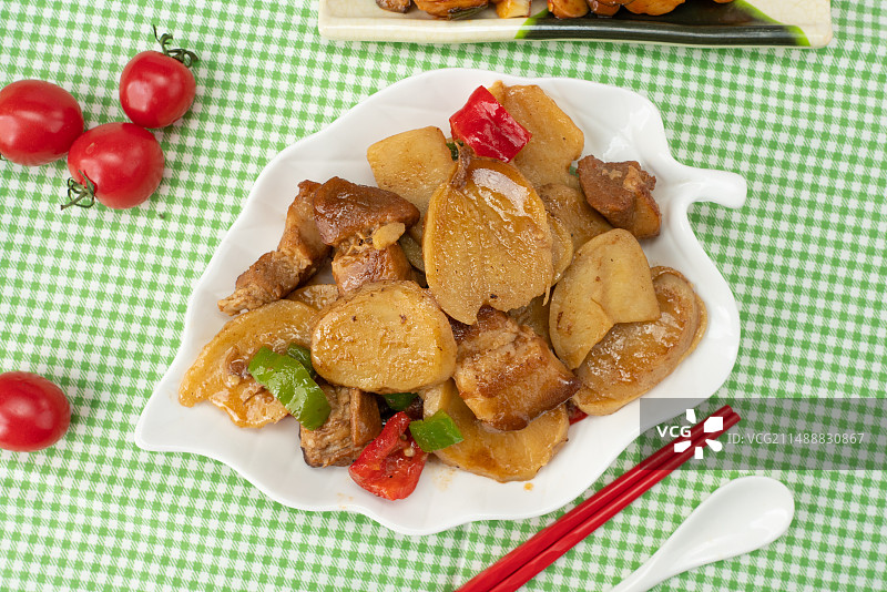 土豆片红烧肉图片素材