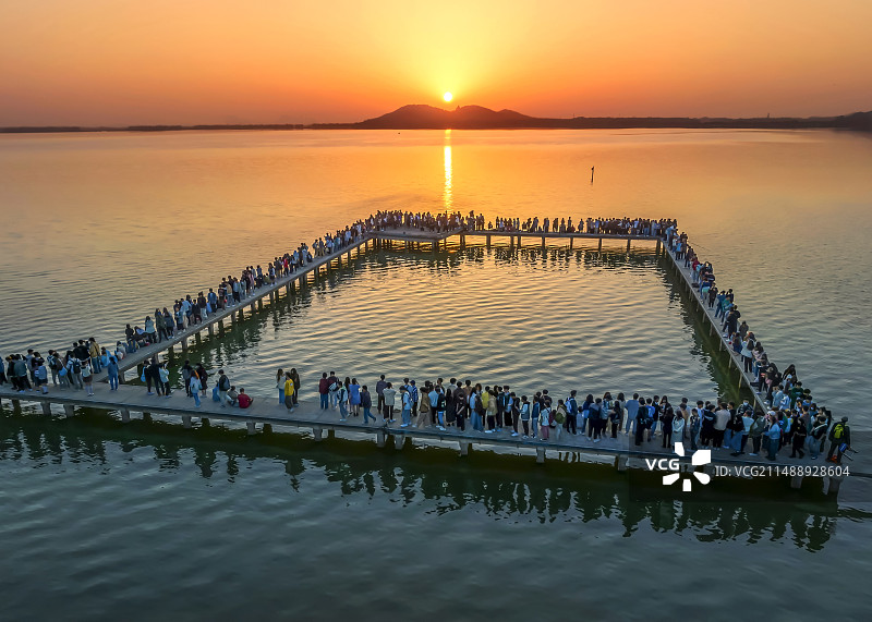 武汉东湖五一观日出图片素材