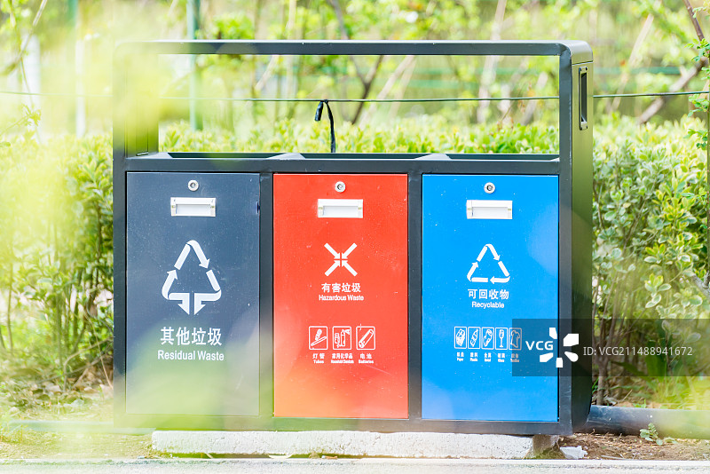 城市垃圾分类筒图片素材