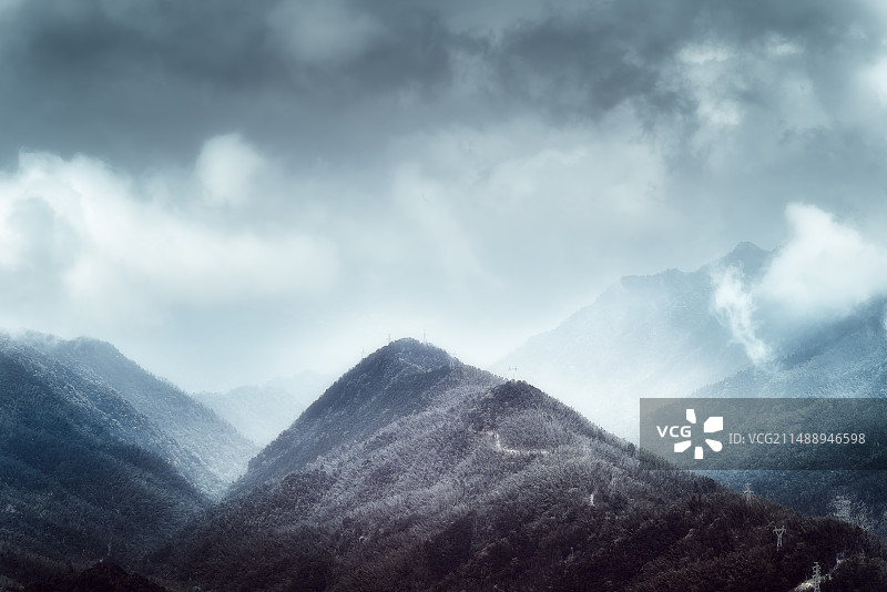 山中晨雾2图片素材