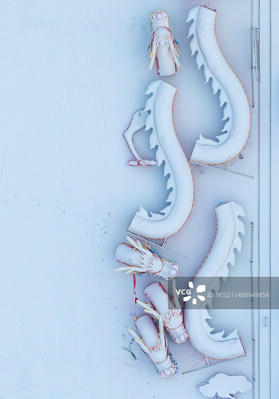 山西大同雪地上的舞龙设备图片素材