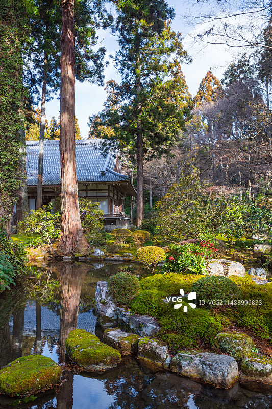 日本京都三千院佛教寺庙的古典园林风光图片素材