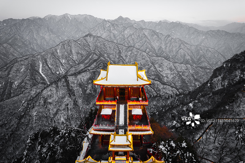 秦岭钟南山南五台山川和灵应台古建筑落日夕阳图片素材