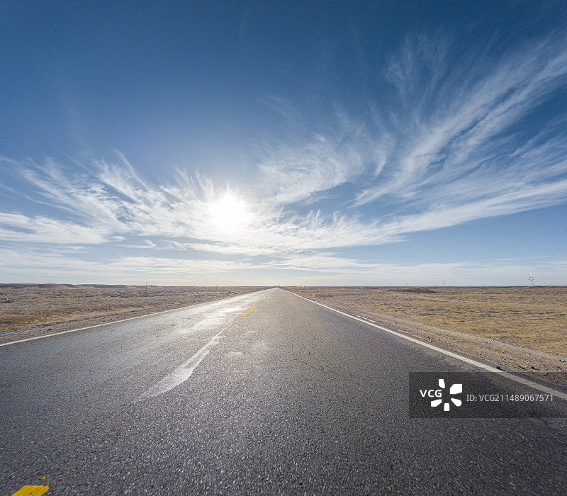 自然荒野区，汽车广告背景图，热门自驾公路，国道G219公路图片素材