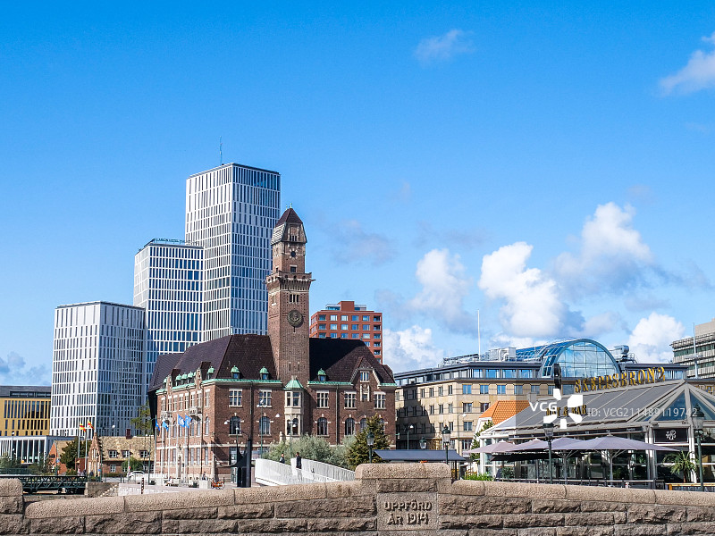 瑞典马尔默市城市灯光图片素材