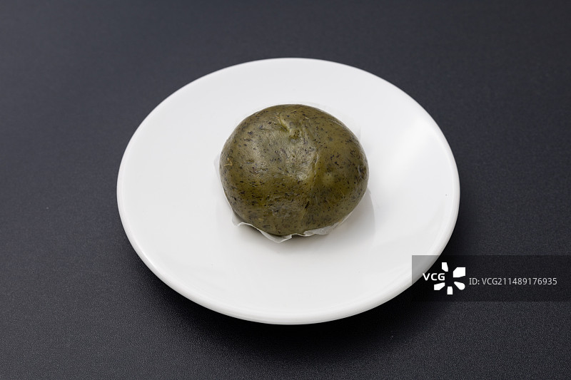 清明节艾草粑粑青团农家手工团子糍粑图片素材