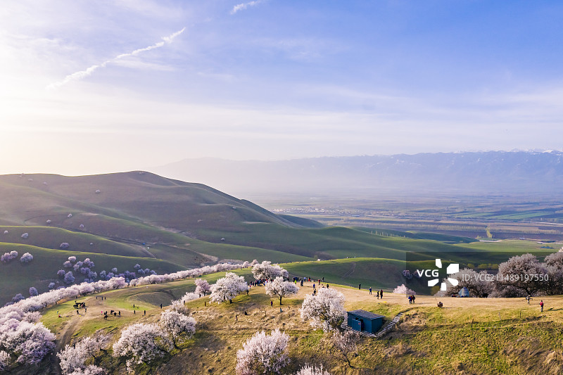 2019.4.5航拍新疆伊犁杏花沟图片素材