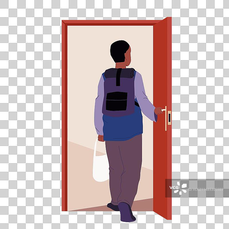 男人走过敞开的门，男孩的背影图片素材