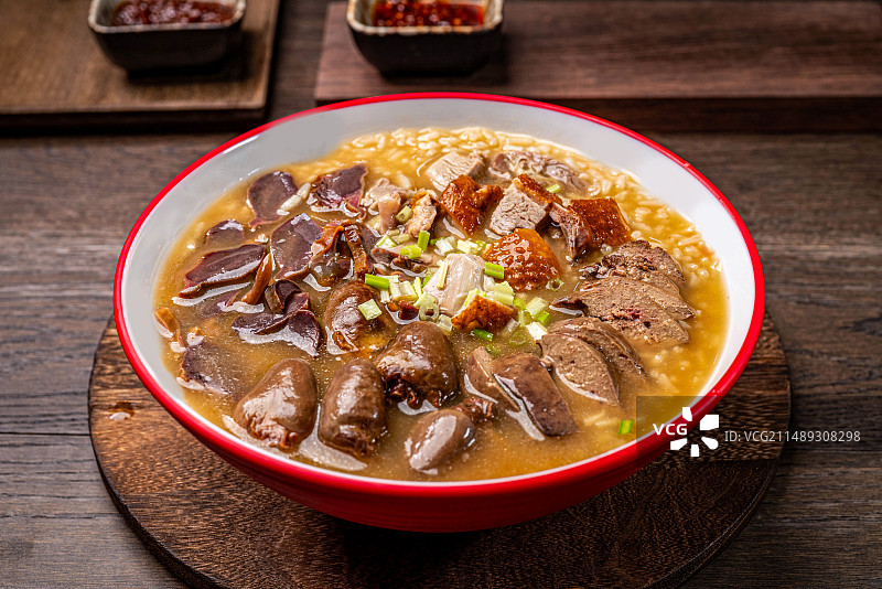 闽南特色海鲜鸭肉粥图片素材