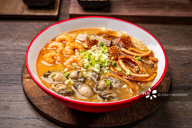 闽南特色海鲜鸭肉粥图片素材