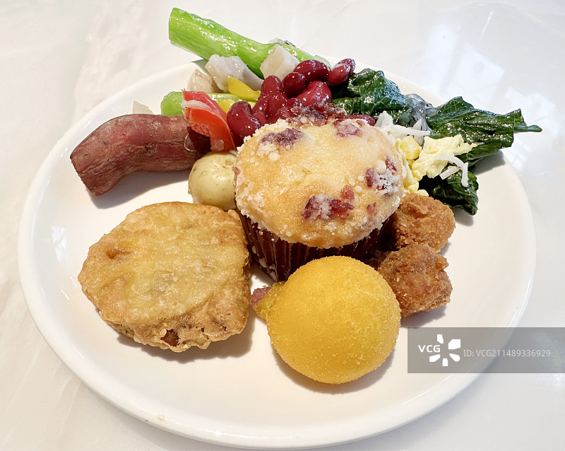 海南三亚酒店自助早餐餐品图片素材