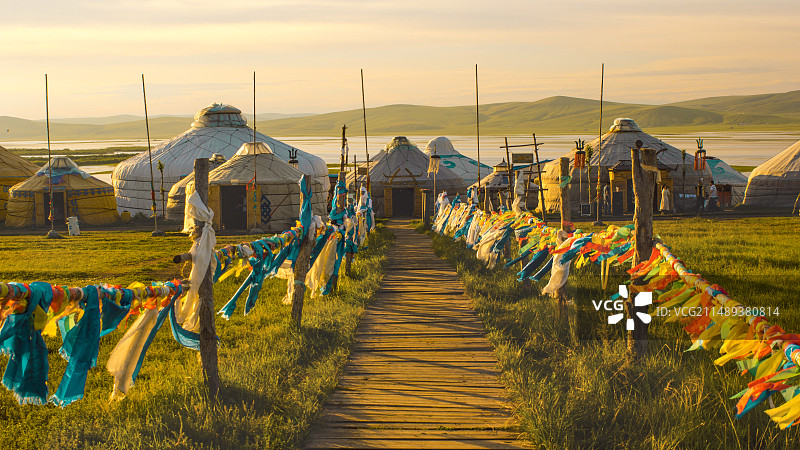 内蒙古草原上的蒙古包图片素材