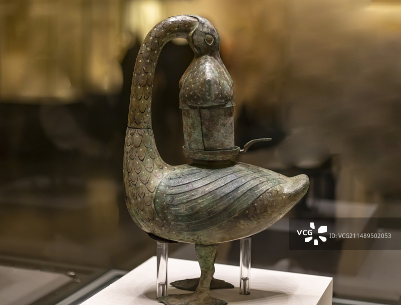 彩绘雁鱼青铜釭灯 西汉 1985年山西朔县照十八庄出土 中国国家博物馆图片素材
