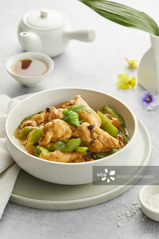 一盘诱人的美食 烧椒豆豉鸡肉图片素材