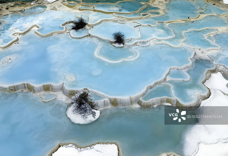 航拍黄龙五彩池 雪图片素材