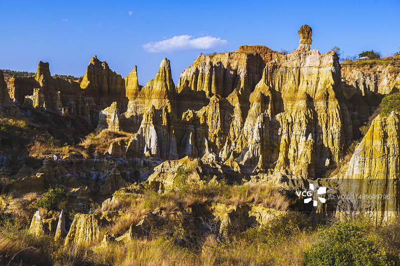 浪巴铺土林图片素材