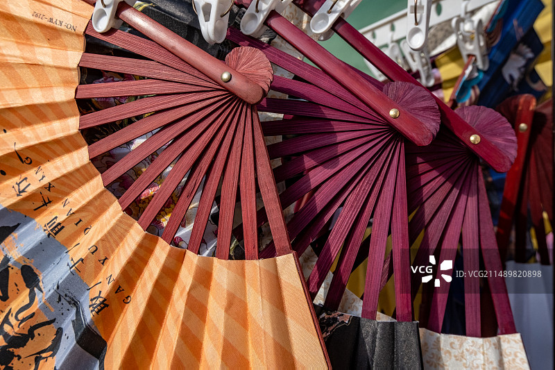 四川省宜宾市李庄古镇售卖的扇子，高雅图片素材