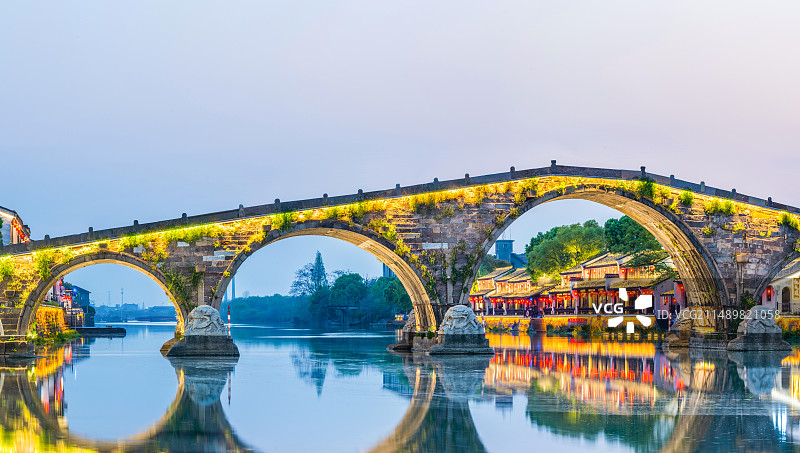 塘栖古镇 广济桥 夜景 杭州 临平 历史文化景点 京杭大运河 江南水乡 夜色 古镇风光 水乡夜景图片素材