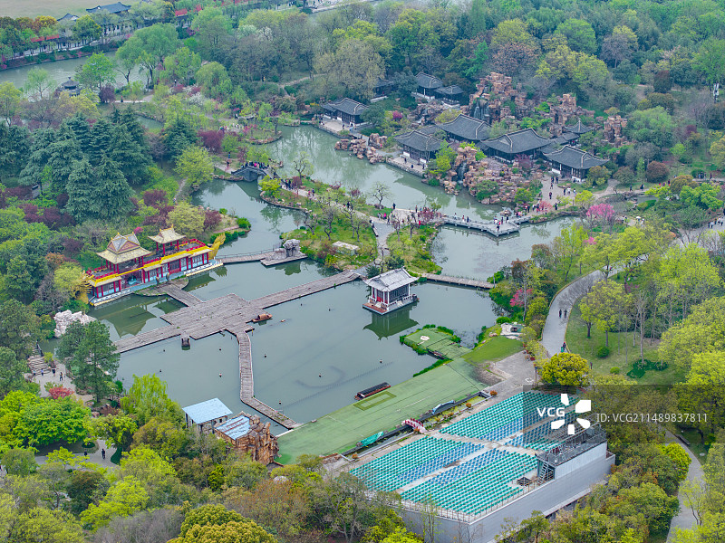 航拍烟雨江南扬州瘦西湖风景区全景图片素材