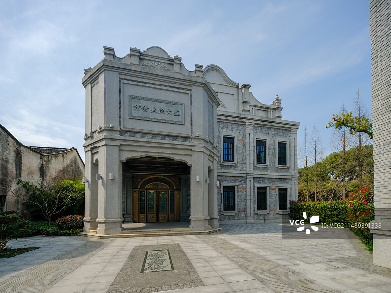 中国浙江嘉兴桐乡市乌镇（江南水乡古镇）西栅景区益大丝业会馆图片素材