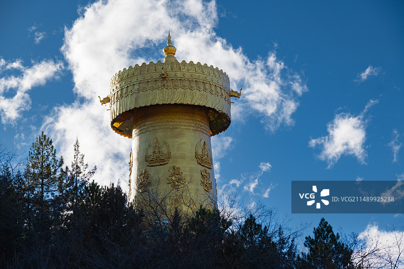 龟山公园——世界上最大的转经筒图片素材