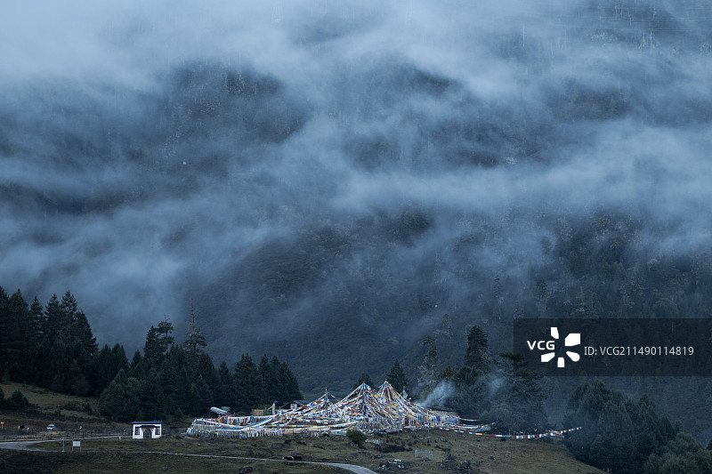 空灵舞动图片素材