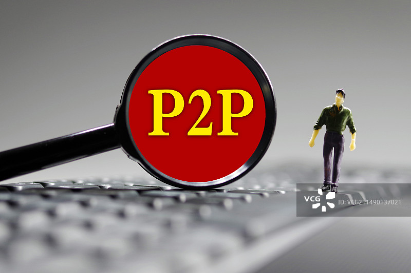 商务人士键盘放大镜概念 P2P网贷图片素材