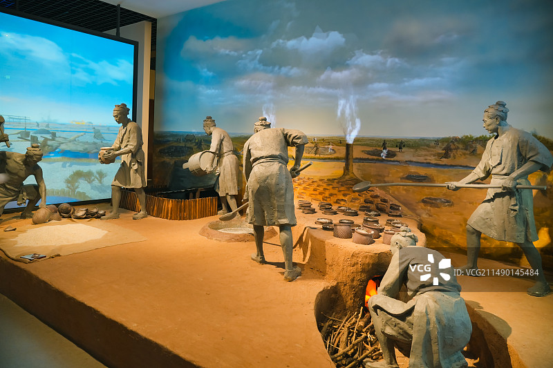 煮海为盐 山东沿海海盐制作的场景复原 制盐晒盐 山东大学博物馆（青岛）馆藏图片素材