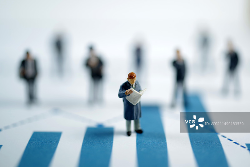 微距世界里的小人模型图片素材