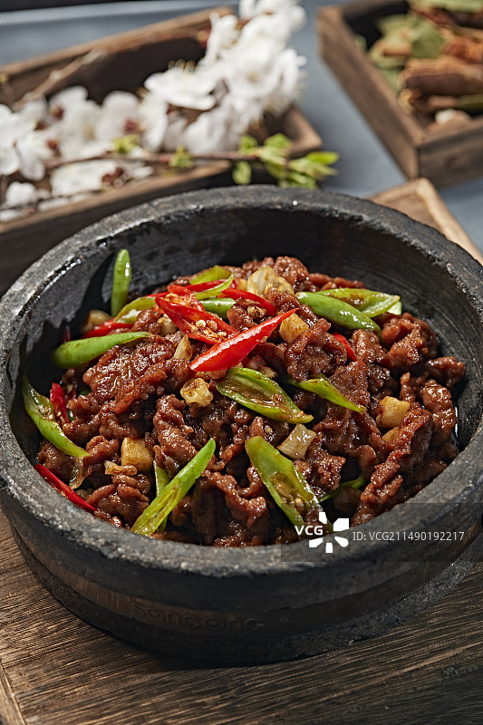 石锅杭椒爆牛柳图片素材