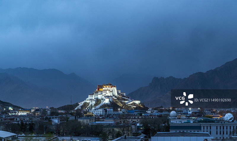 布达拉宫夜景图片素材