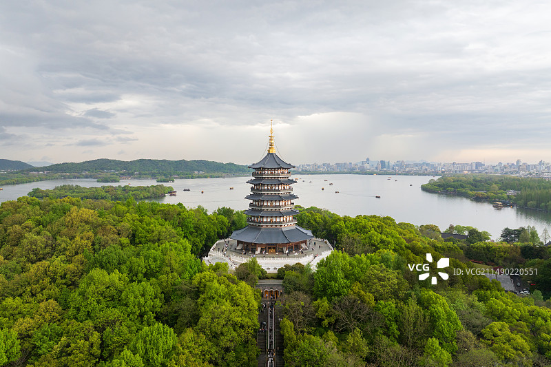 暴风雨来临前的杭州西湖景色图片素材