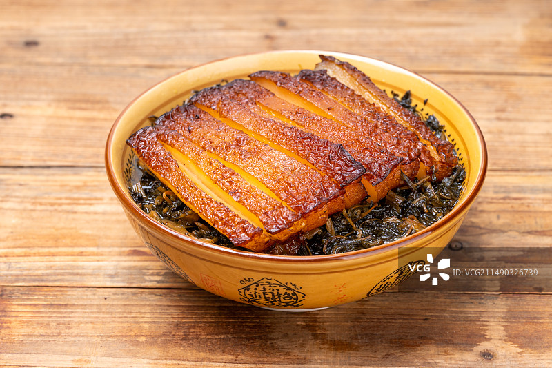 梅菜扣肉，中餐菜品蒸五花肉图片素材