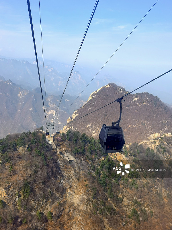 缆车第一视角的华山西峰索道图片素材