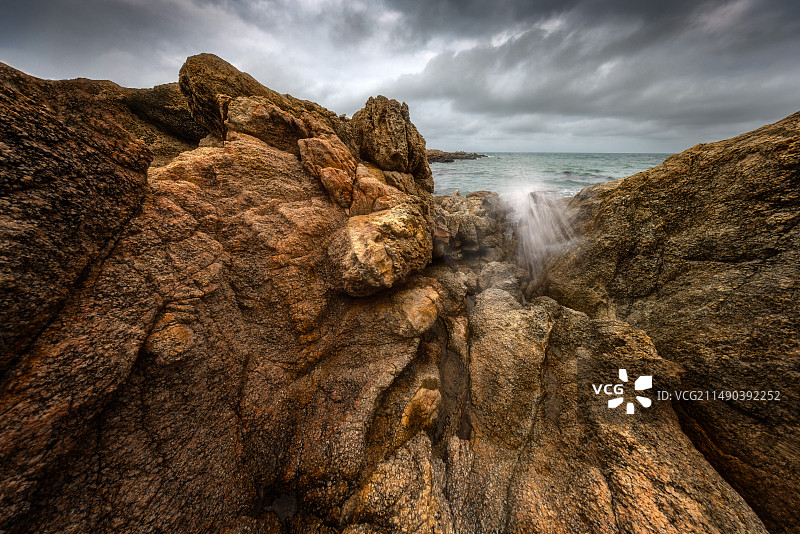 海南棋子湾大角礁石图片素材