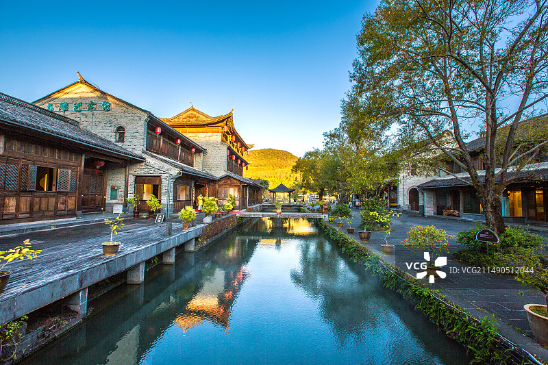 中国云南省保山市腾冲市和顺古镇牌坊景观图片素材