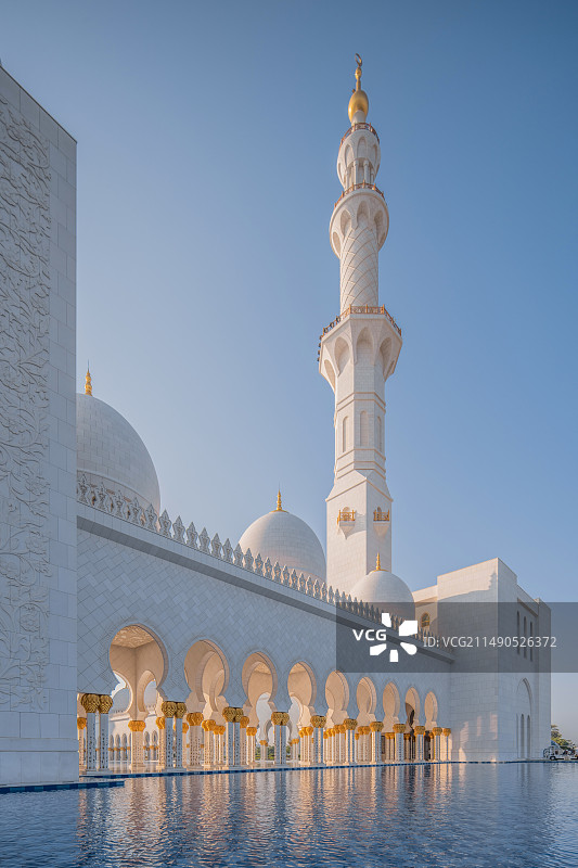 阿联酋阿布扎比谢赫扎耶德大清真寺白昼风光图片素材