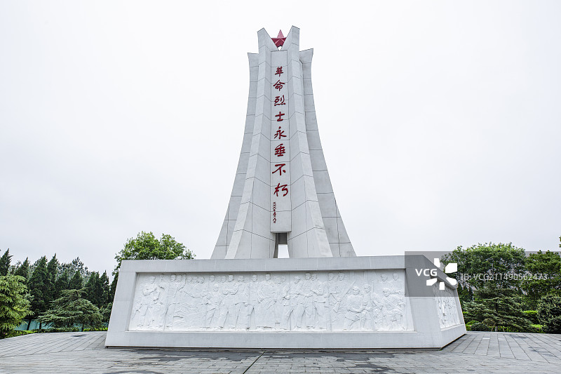 江西抚州革命烈士陵园的革命烈士纪念碑图片素材