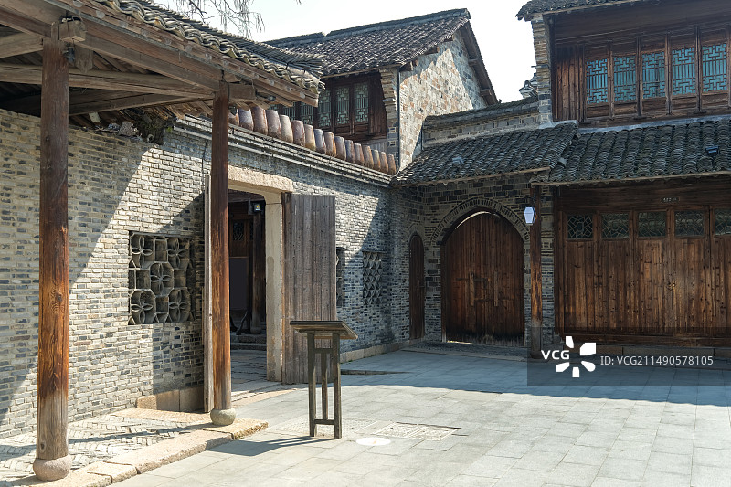 中国浙江嘉兴桐乡市乌镇（江南水乡古镇）西栅景区叙昌酱园图片素材