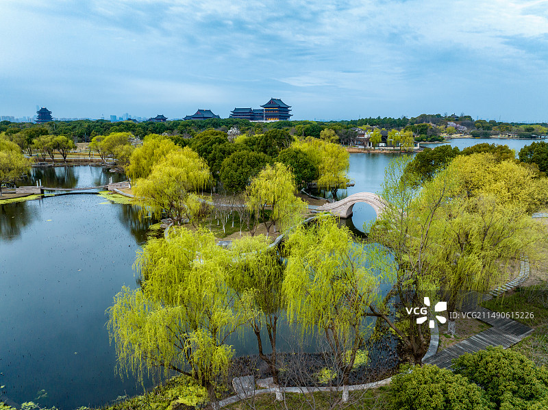 春天里的苏州工业园区阳澄湖半岛旅游度假区莲池湖公园风景航拍图片素材