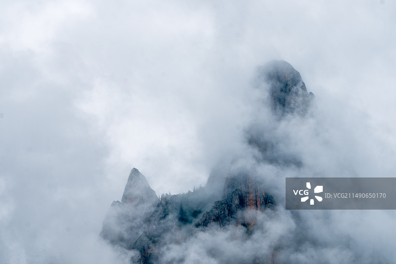 扎尕那山云海图片素材