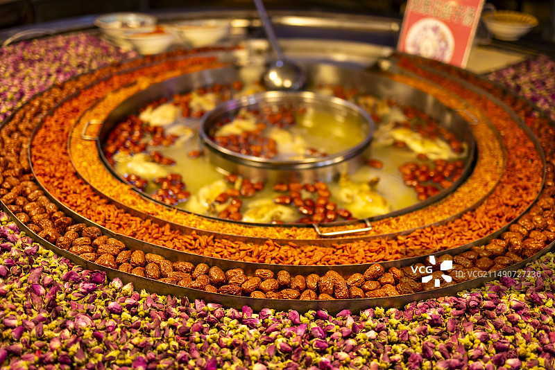 美味的玫瑰鸽子汤 喀什夜市新疆特色美食图片素材