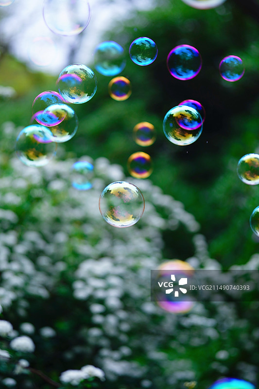 吹泡泡图片素材