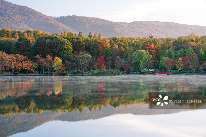 南京钟山风景区前湖秋景图片素材