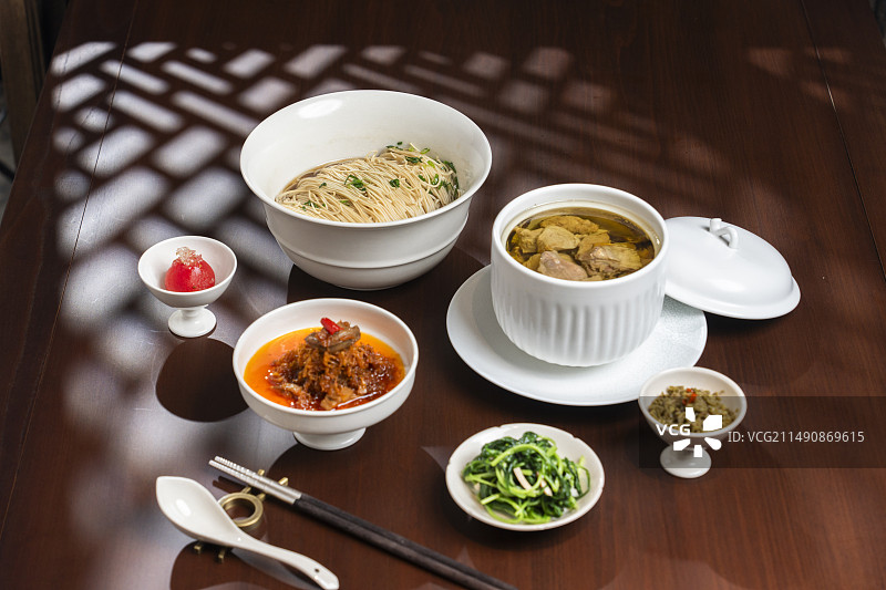 苏州面苏式面面食面条鸡汤面图片素材