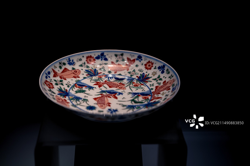 五彩鱼藻纹盘（清康熙）~景德镇中国陶瓷博物馆图片素材